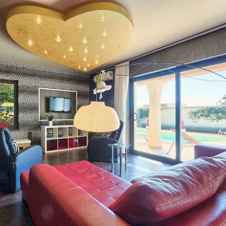 De L'amour By Interhome *
