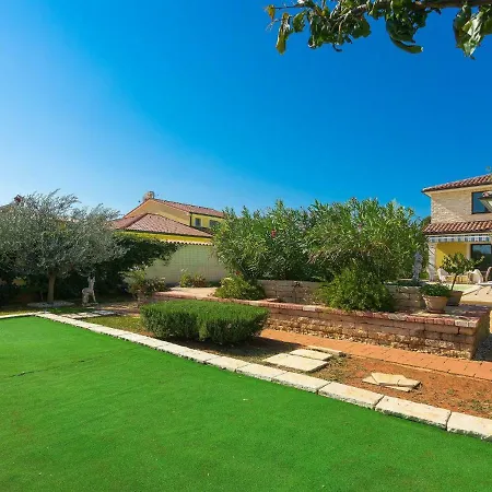 Villa De L'amour By Interhome
